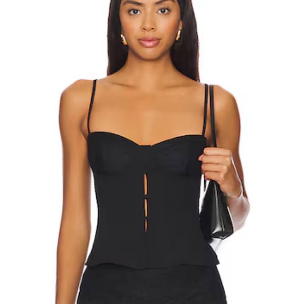 More to come - Daria black top